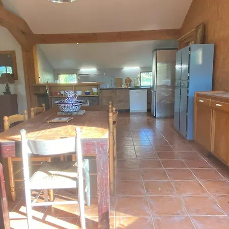 Le De La Gestere Ambax